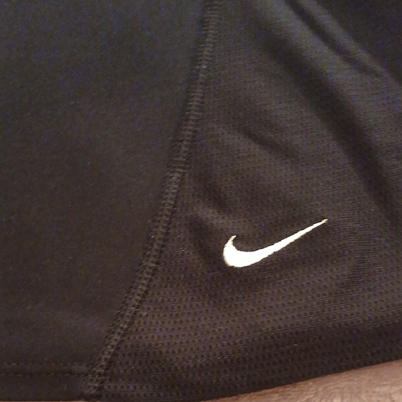 Women's Nike Black Sleeveless Muscle Tee - Picture 3 of 8